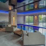 salon panoramique de suite avec piscine privée