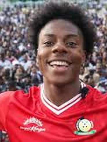 iShowSpeed lors d’une étape de sa tournée africaine, ému par l’accueil des supporters et des fans.
