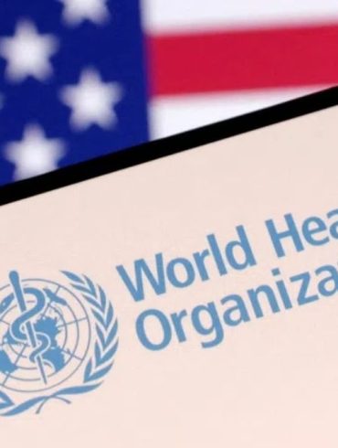 Le retrait américain de l’OMS relance le débat sur le financement et l’efficacité de la gouvernance sanitaire mondiale.