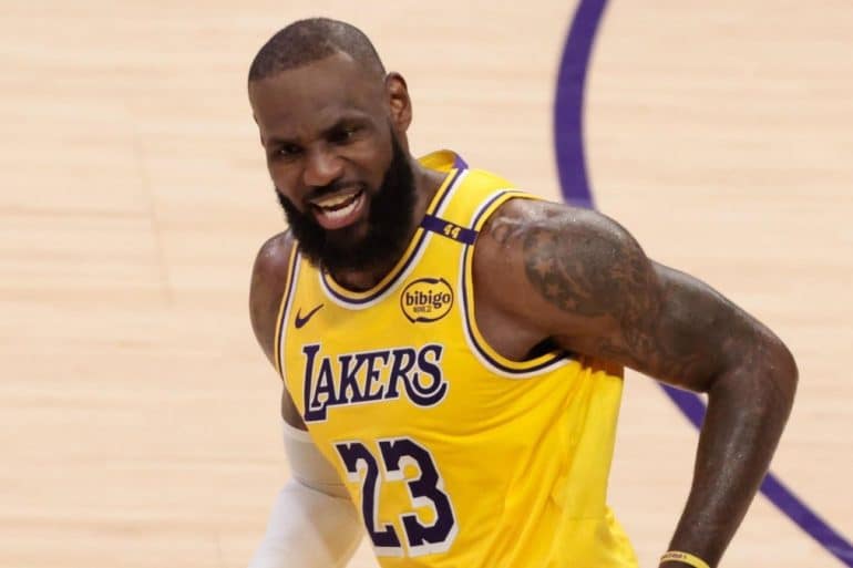 LeBron James s’exprime devant les médias lors du All Star Game 2026 à Los Angeles.