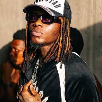 Spotify, YouTube et Apple Music ne versent pas un salaire fixe par écoute : le revenu d’un artiste africain dépend du pays des auditeurs et du partage des droits.