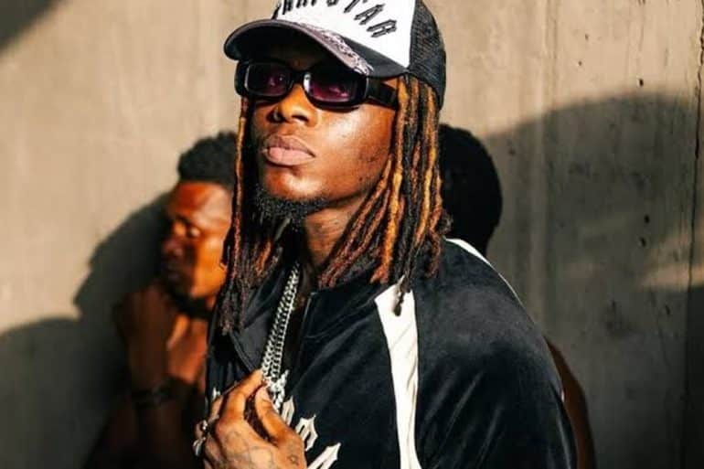 Spotify, YouTube et Apple Music ne versent pas un salaire fixe par écoute : le revenu d’un artiste africain dépend du pays des auditeurs et du partage des droits.