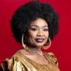 Oumou Sangaré, figure majeure de la musique malienne et défenseure des droits des femmes, est l’une des têtes d’affiche du WOMAD 2026.