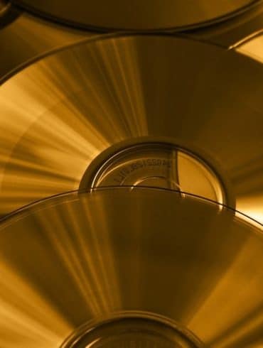 En France, un single devient disque d’or à 15 millions d’équivalents streams, tandis qu’un album doit atteindre 50 000 équivalents ventes.