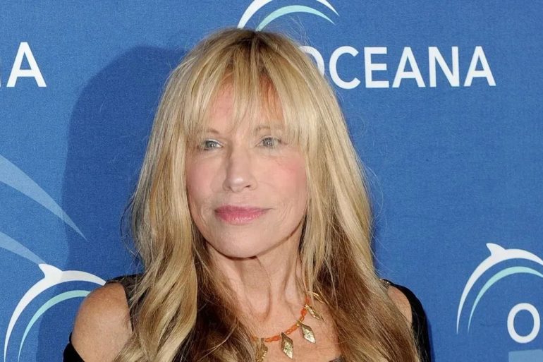 Carly Simon a révélé être atteinte de la maladie de Parkinson à l’âge de 83 ans.