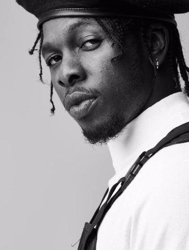 Le chanteur nigérian Runtown est engagé dans un long conflit judiciaire avec son ancien label Eric Many Limited.