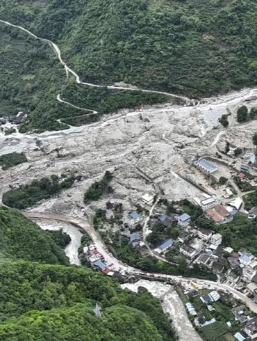 Les pluies torrentielles et les crues soudaines ont fait au moins 25 morts dans le nord-ouest de la Chine.