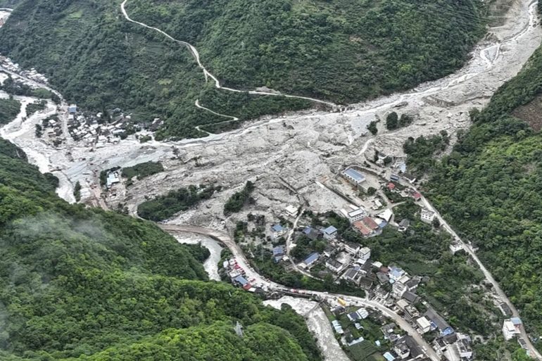 Les pluies torrentielles et les crues soudaines ont fait au moins 25 morts dans le nord-ouest de la Chine.