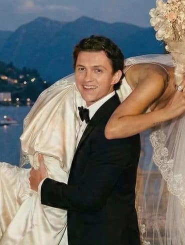 Zendaya et Tom Holland auraient célébré leur mariage entourés de leurs familles et amis proches.