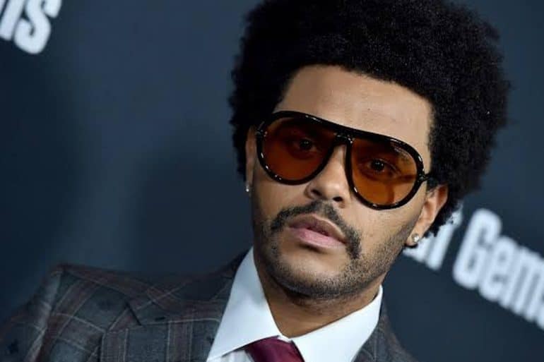 The Weeknd a laissé entendre qu’il conserverait finalement son célèbre nom de scène.