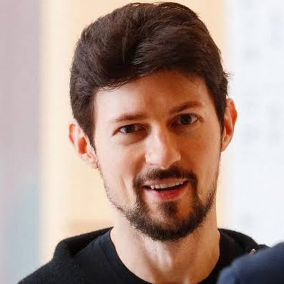 Pavel Durov, fondateur et dirigeant de Telegram, est désormais visé par un mandat d’arrêt international émis par la Russie.