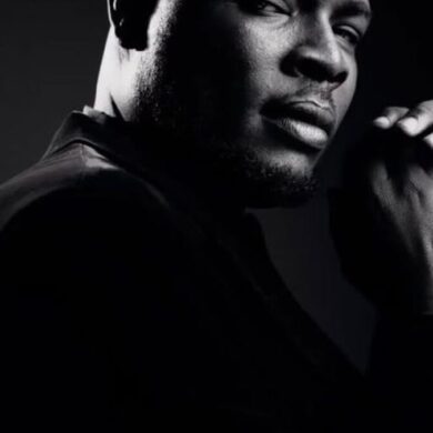 Portrait de Chude Jideonwo, fondateur du groupe de médias FourthMainland
