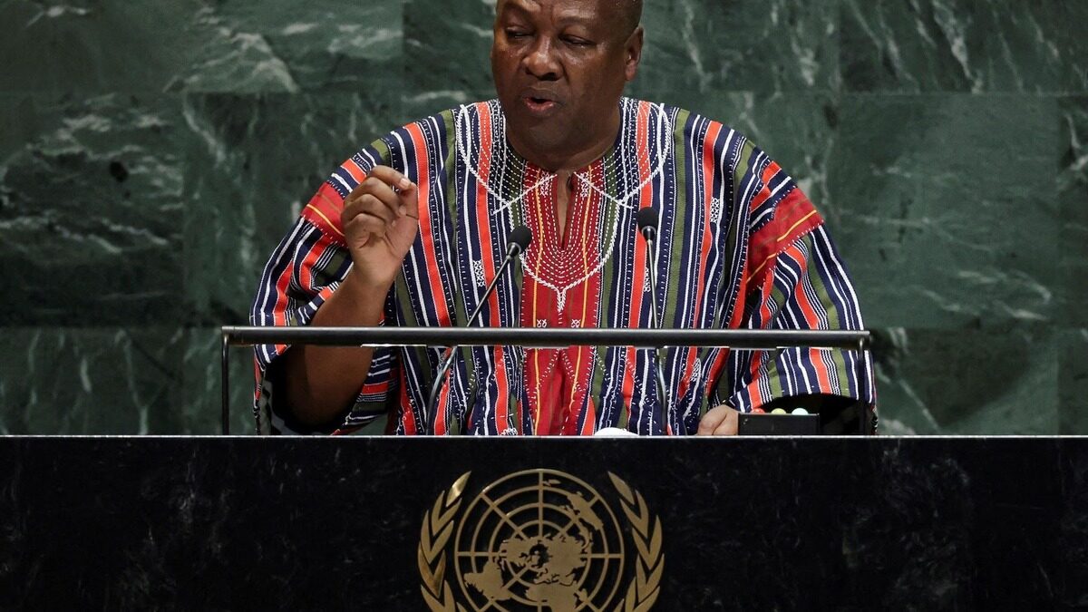 Davido redonne une vie virale au discours très personnel de John Mahama à l’ONU