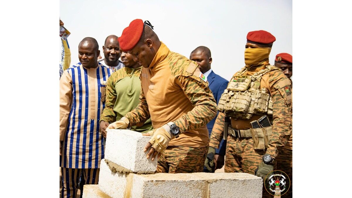 Davido salue Ibrahim Traoré après l’ouverture de la première raffinerie d’or du Burkina Faso