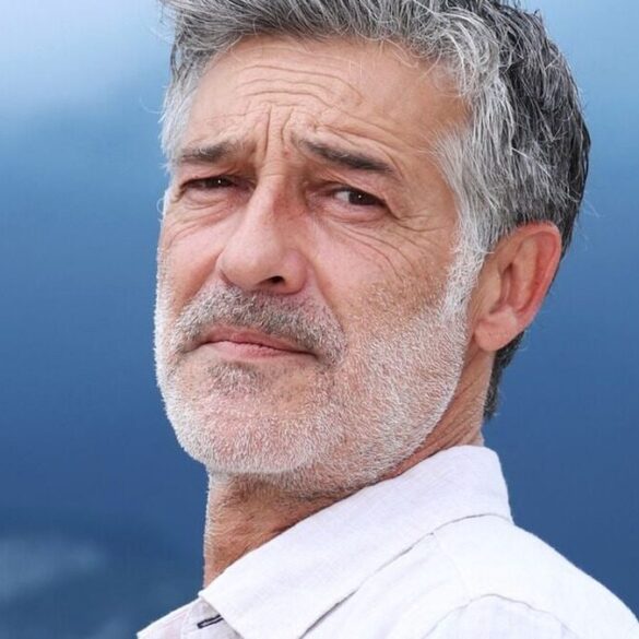 Stéphane Blancafort, interprète du chef Marc Leroy dans la série Ici tout commence