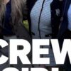 Affiche de la série Netflix Crew Girl, diffusée en français sous le titre Mal barrée