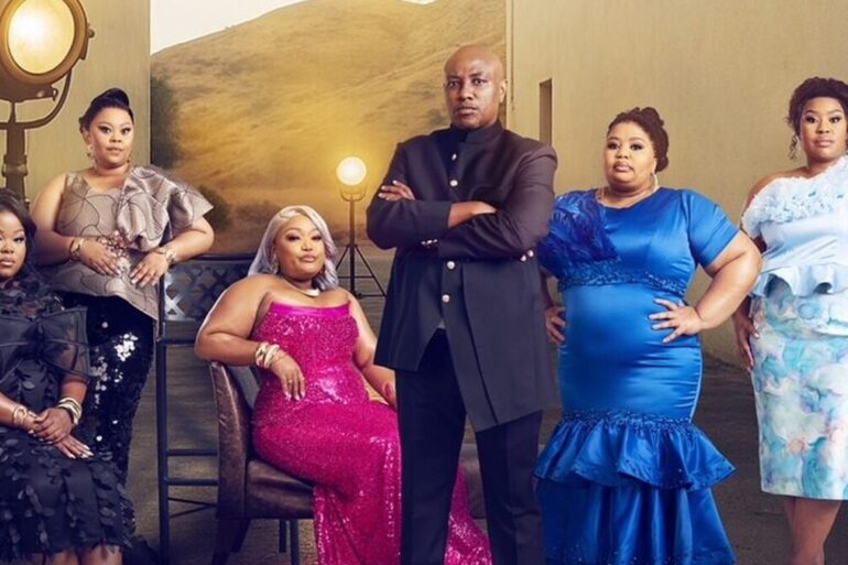 Musa Mseleku entouré de ses épouses dans une campagne publicitaire KFC en Afrique du Sud