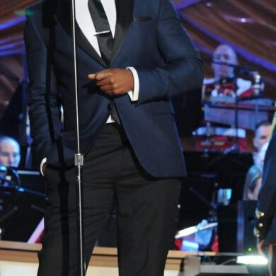 Le chanteur américain Ne-Yo sur scène