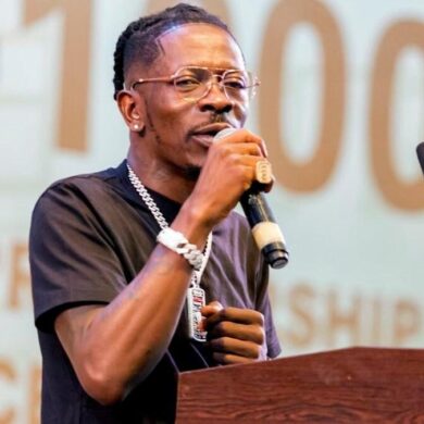 Shatta Wale lors de son intervention au UPSA 1000 & Ghana Entrepreneurship Conference le 16 septembre.