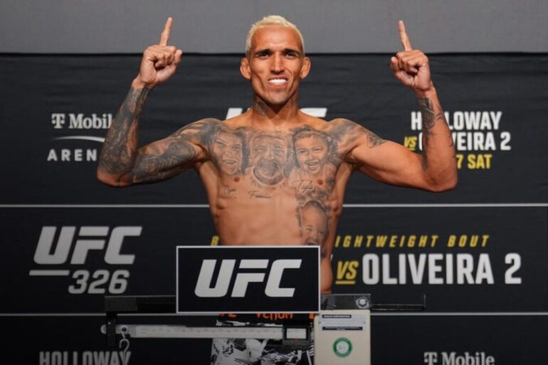 Charles Oliveira lors d’une pesée UFC