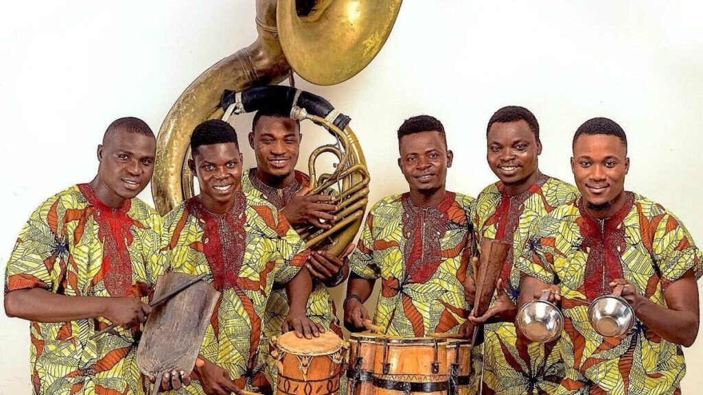 Les musiciens de Harmony's Brass Band du Bénin
