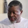 Kanayo O. Kanayo pendant une prise de parole au Ghana